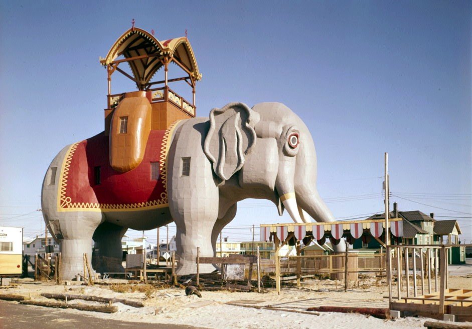 Lucy the Elephant en una fotografía antigua del Historic American Buildings Survey