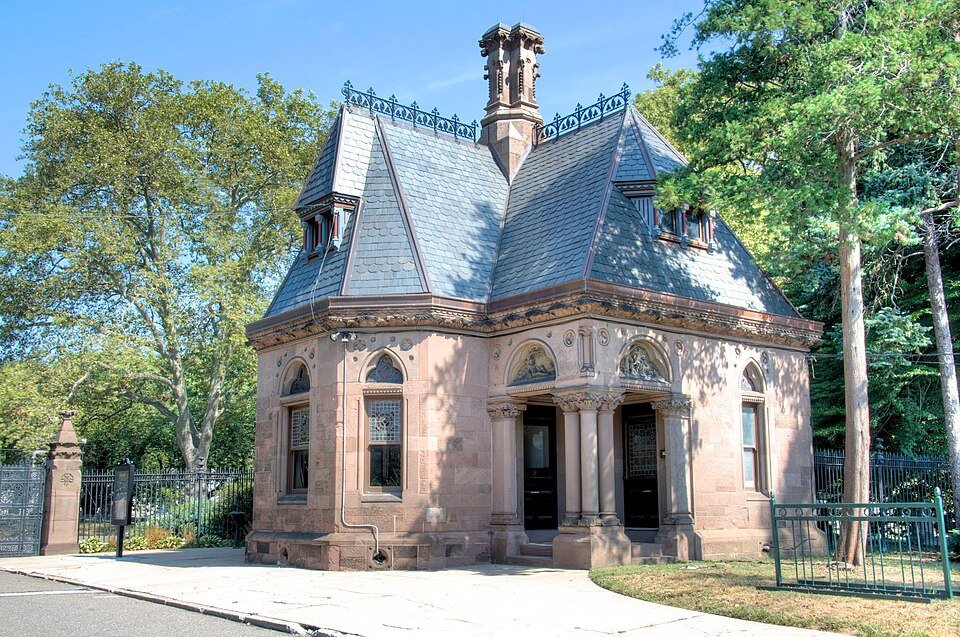 Fort Hamilton gatehouse at Green-Wood Cemetery