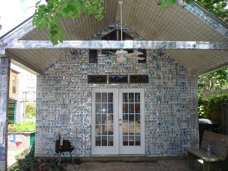 Un cobertizo de latas en la Beer Can House