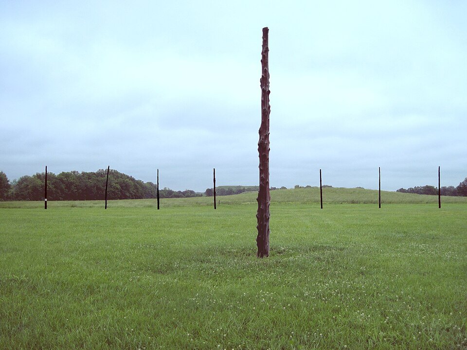 Reconstructed wooden posts of the Woodhenge at Cahokia Mounds