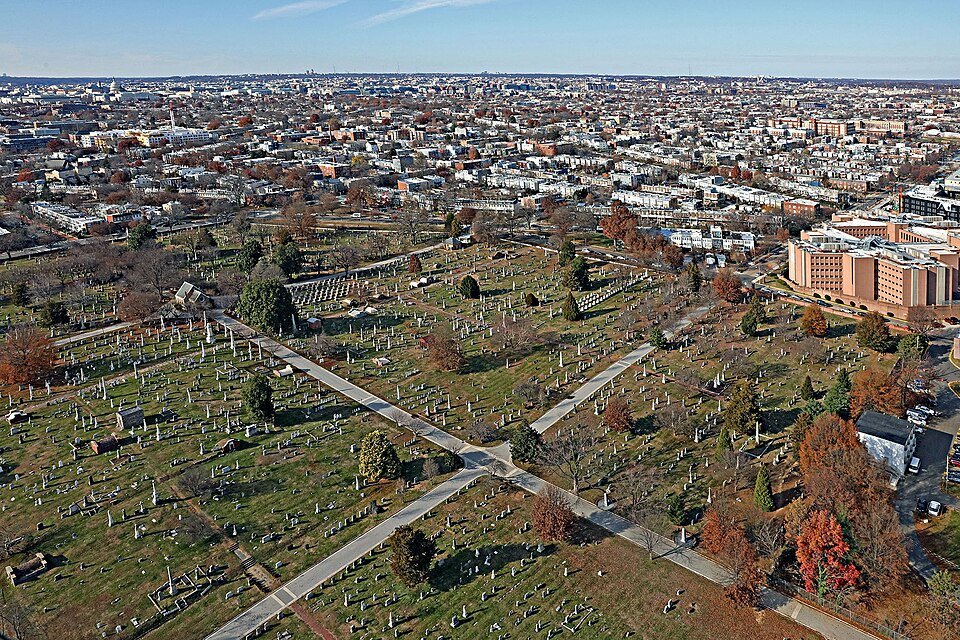 Vista aérea de Congressional Cemetery y el barrio que lo rodea
